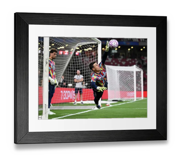 Framed Print : Arsenal FC v AC Milan: Pre-Season Friendly