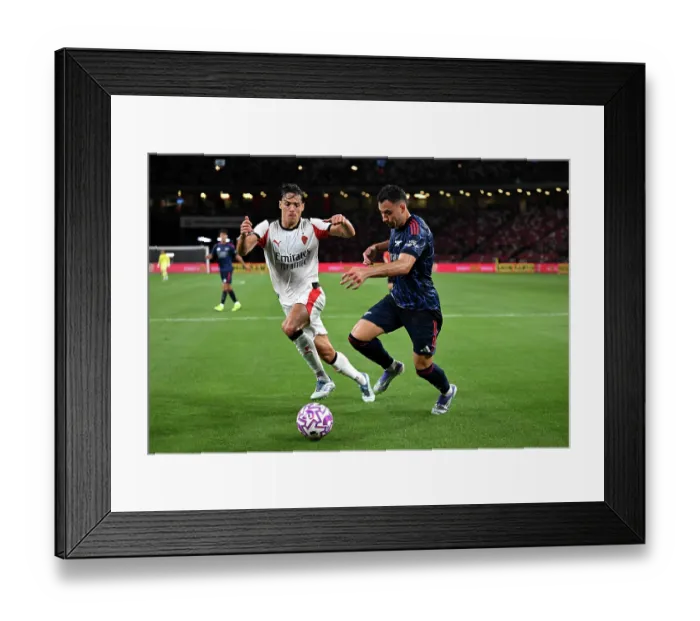 Framed Print : Arsenal FC v AC Milan: Pre-Season Friendly