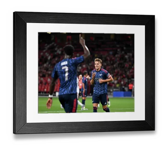 Framed Print : Arsenal FC v AC Milan: Pre-Season Friendly Framed Print : Arsenal FC v AC Milan: Pre-Season Friendly