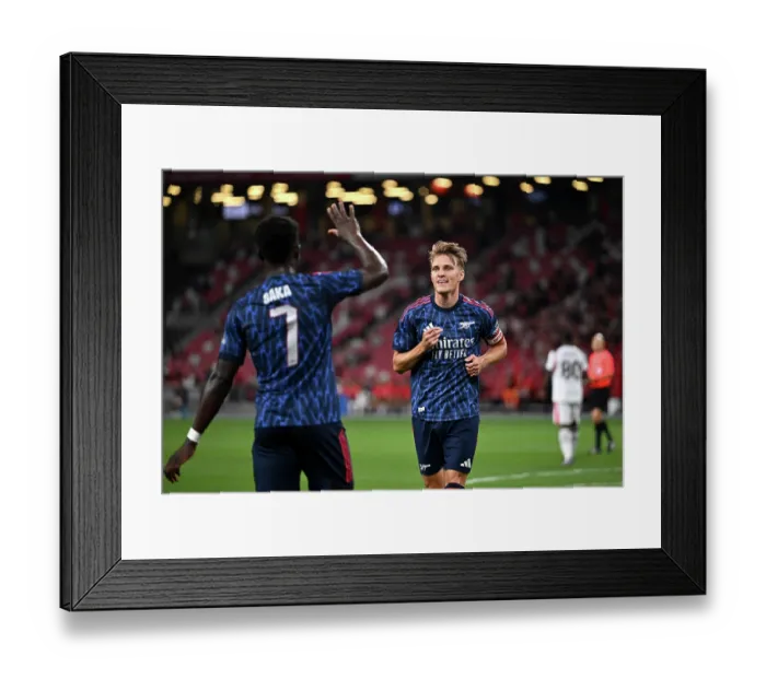 Framed Print : Arsenal FC v AC Milan: Pre-Season Friendly Framed Print : Arsenal FC v AC Milan: Pre-Season Friendly