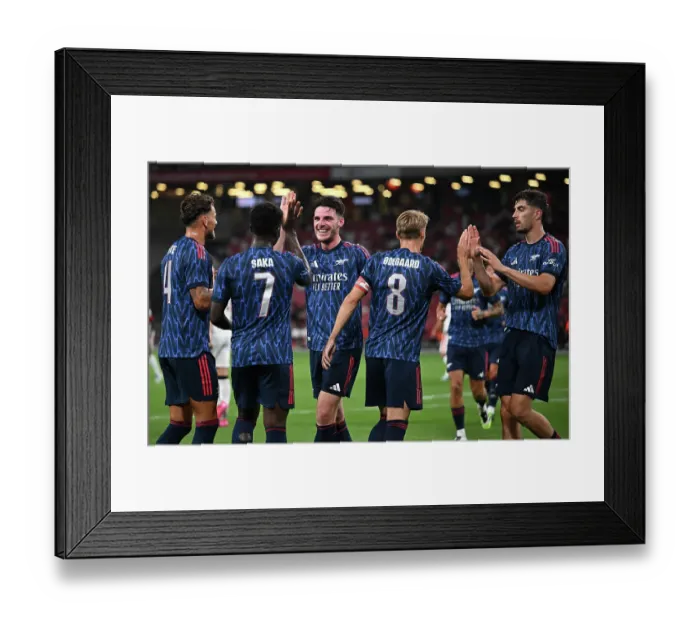 Framed Print : Arsenal FC v AC Milan: Pre-Season Friendly Framed Print : Arsenal FC v AC Milan: Pre-Season Friendly