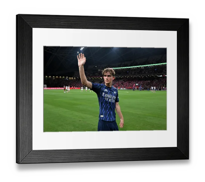 Framed Print : Arsenal FC v AC Milan: Pre-Season Friendly Framed Print : Arsenal FC v AC Milan: Pre-Season Friendly