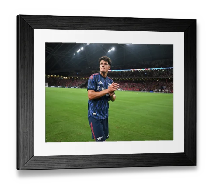 Framed Print : Arsenal v Newcastle: Pre-Season Friendly Framed Print : Arsenal v Newcastle: Pre-Season Friendly