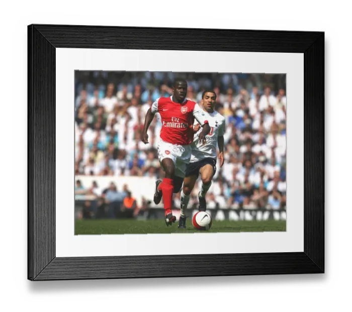 Framed Print : Emmanuel Eboue (Arsenal) Aaron Lennon (Tottenham) Framed Print : Emmanuel Eboue (Arsenal) Aaron Lennon (Tottenham)