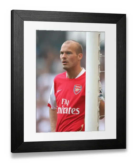 Framed Print : Freddie Ljungberg: The Battle of White Hart Lane, Arsenal vs. Tottenham, 2007 Framed Print : Freddie Ljungberg: The Battle of White Hart Lane, Arsenal vs. Tottenham, 2007