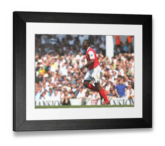 Framed Print : Kolo Toure's Thrilling Goal: Arsenal vs. Tottenham, FA Premiership, 2007