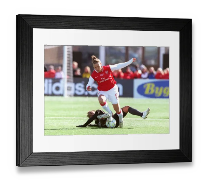 Framed Print : Julie Fleeting (Arsenal) Elaine (Umea)