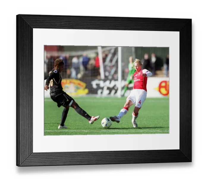 Framed Print : Jayne Ludlow (Arsenal) Elaine (Umea)