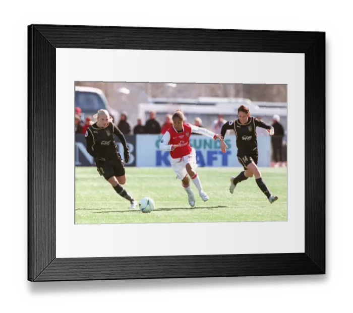 Framed Print : Rachel Yankey (Arsenal) Anna Paulson and Lise Klaveness (Umea) Framed Print : Rachel Yankey (Arsenal) Anna Paulson and Lise Klaveness (Umea)