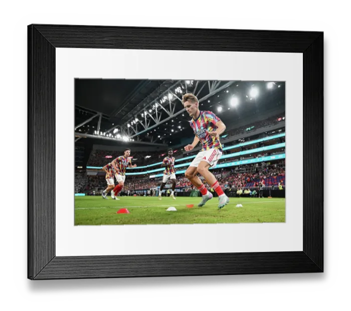 Framed Print : Arsenal v Tottenham Hotspur: Pre-Season Friendly