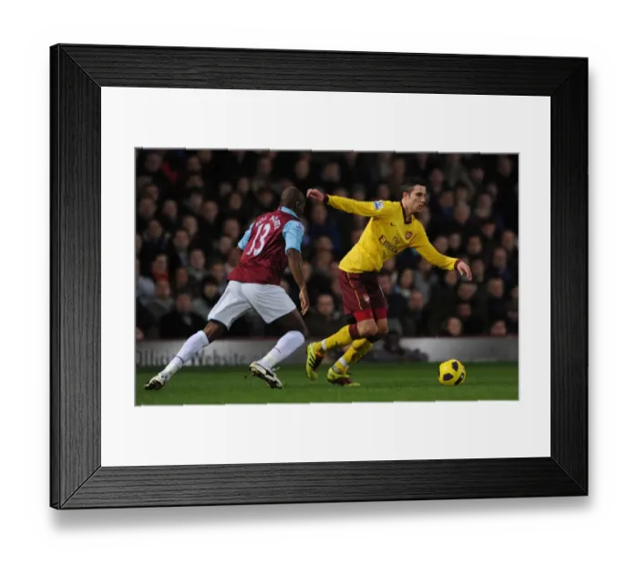 Framed Print : Robin van Persie (Arsenal) Luis Boa Morte (West Ham). West Ham United 0: 3 Arsenal