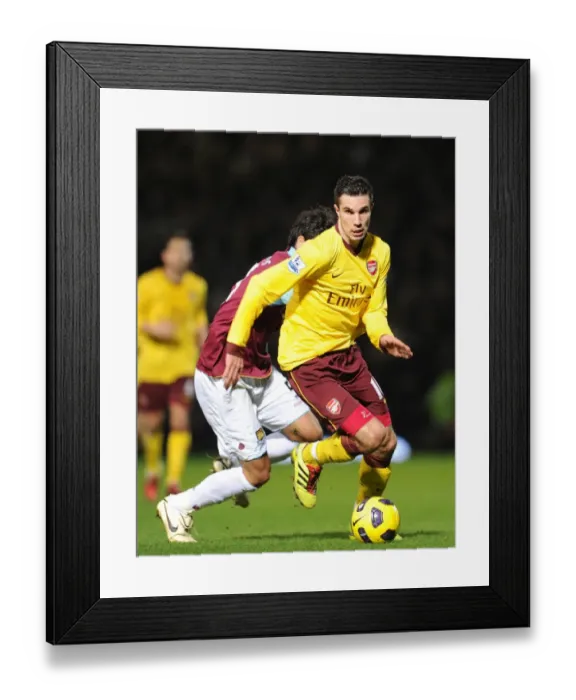 Framed Print : Robin van Persie (Arsenal) James Tomkins (West Ham). West Ham United 0: 3 Arsenal