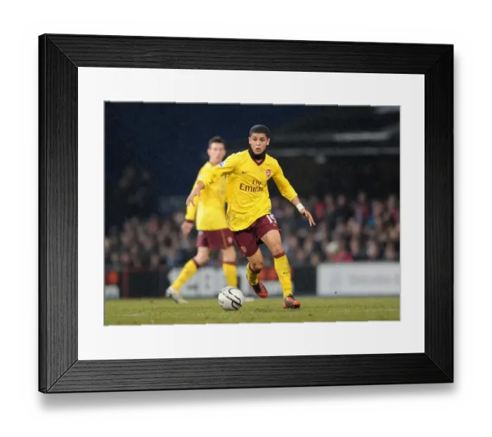 Framed Print : Denilson (Arsenal). Ipswich Town 1: 0 Arsenal. Carling Cup Semi Final 1st Leg