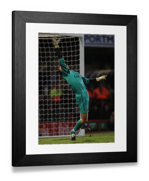 Framed Print : Arsenal's Szczesny Secures Shutout: Advancing Past Ipswich Town in Carling Cup Semi-Final
