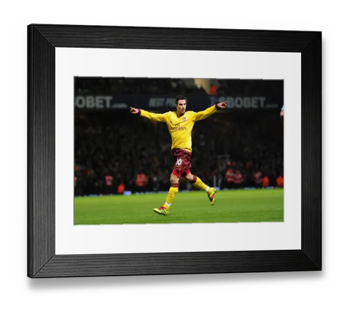 Framed Print : Robin van Persie's Debut Goal: Arsenal Crushes West Ham 3-0 Framed Print : Robin van Persie's Debut Goal: Arsenal Crushes West Ham 3-0