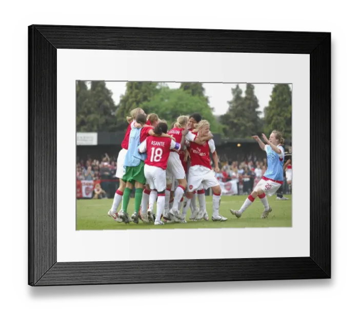 Framed Print : Arsenal Ladies Lift the UEFA Women's Cup: 2006-07 Final (1-0 agg.) vs UMEA IK Framed Print : Arsenal Ladies Lift the UEFA Women's Cup: 2006-07 Final (1-0 agg.) vs UMEA IK