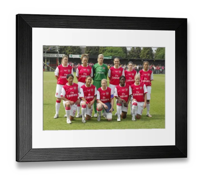 Framed Print : Arsenal Ladies Lift the UEFA Women's Cup: 2006-07 Final (1-0 Agg.) vs UMEA IK