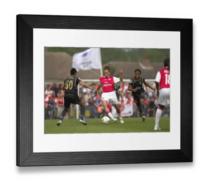 Framed Print : Arsenal Ladies Lift UEFA Women's Cup: 2006-07 Final (1-0 Agg.) - Arsenal vs UMEA IK Framed Print : Arsenal Ladies Lift UEFA Women's Cup: 2006-07 Final (1-0 Agg.) - Arsenal vs UMEA IK
