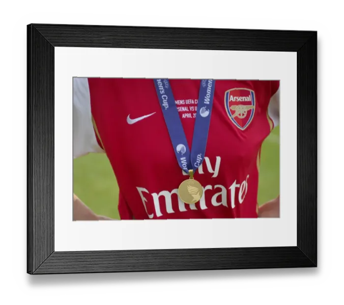 Framed Print : Arsenal Ladies Lift UEFA Women's Cup: 2006-07 Final (1-0 Agg.) - Arsenal vs. UMEA IK