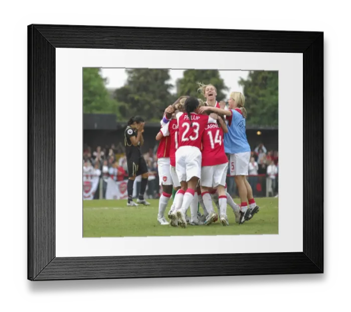 Framed Print : Arsenal Ladies Lift UEFA Women's Cup: 2006-07 Final (1-0 agg.) vs UMEA IK Framed Print : Arsenal Ladies Lift UEFA Women's Cup: 2006-07 Final (1-0 agg.) vs UMEA IK