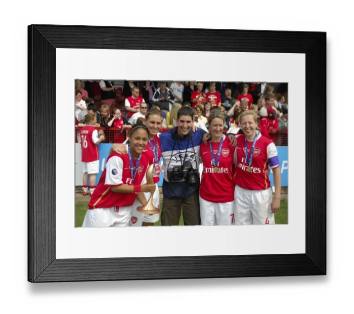 Framed Print : Arsenal FC Wins 2006 / 07 UEFA Women's Cup: 1-0 Aggregate Victory over UMEA IK