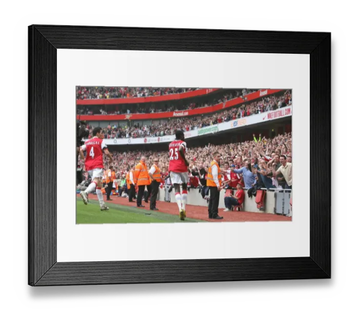 Framed Print : Adebayor's Brilliant Double: Arsenal's Triumph Over Fulham (3-1), Emirates Stadium, 2007