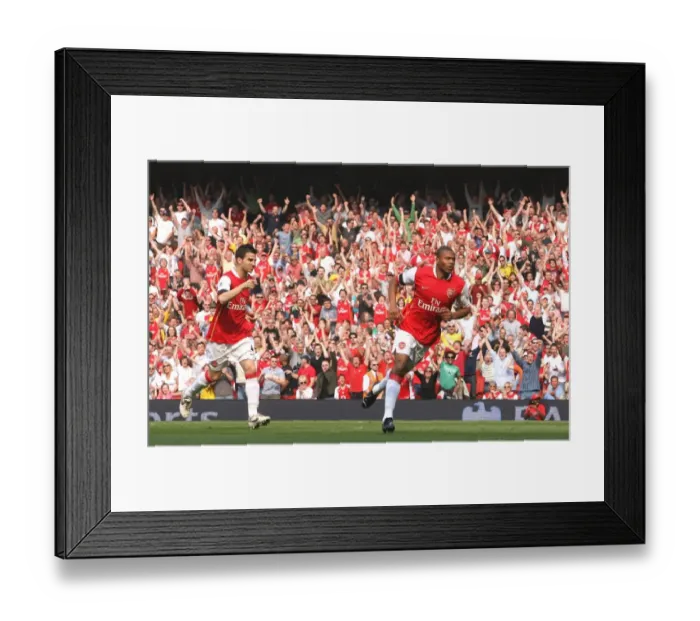 Framed Print : Julio Baptista's Thrilling Debut: Arsenal's 3-1 Win Over Fulham, April 2007 Framed Print : Julio Baptista's Thrilling Debut: Arsenal's 3-1 Win Over Fulham, April 2007
