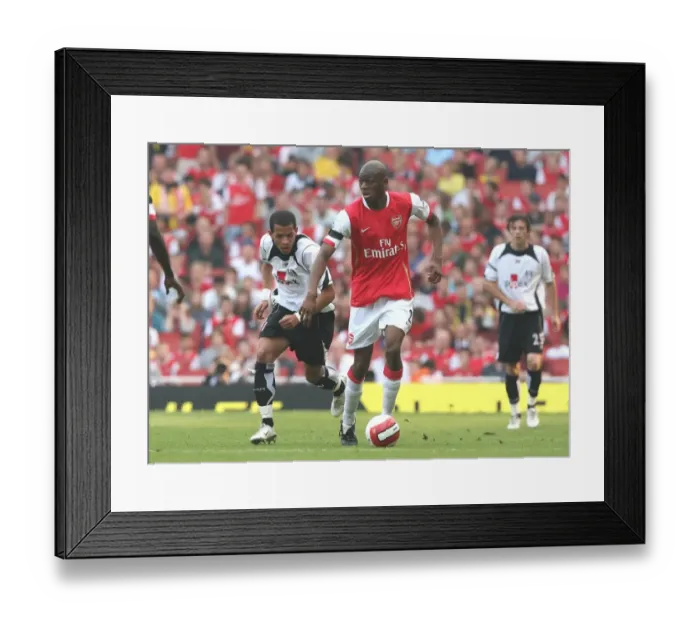 Framed Print : Abu Diaby and Liam Rosenior in Action: Arsenal's 3-1 Victory over Fulham, Emirates Stadium, 2007