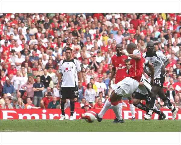 Gilberto shoots past Fulham goalkeeper Antti Niemi to score the 3rd Arsenal goal from the penalty spot. Arsenal 3: 1 Fulham, Barclays Premiership, Emirates Stadium, London, 29  /  4  /  2007. Credit: Stuart MacFarlane  /  Arsenal