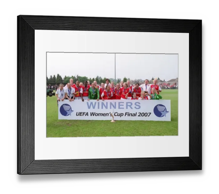 Framed Print : Arsenal Ladies celebrate at the end of the match