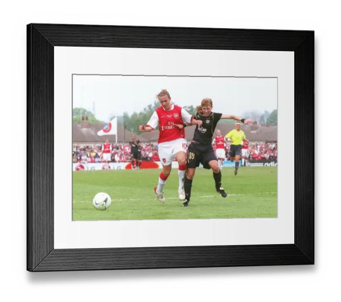 Framed Print : Julie Fleeting (Arsenal) Maria Bergkvist (Umea) Framed Print : Julie Fleeting (Arsenal) Maria Bergkvist (Umea)