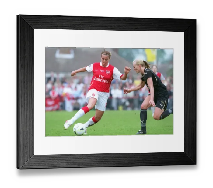 Framed Print : Julie Fleeting (Arsenal) Johanna Frisk (Umea)