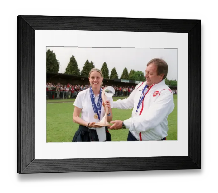 Framed Print : Kelly Smith and Vic Akers the Arsenal Manager with the European Trophy Framed Print : Kelly Smith and Vic Akers the Arsenal Manager with the European Trophy