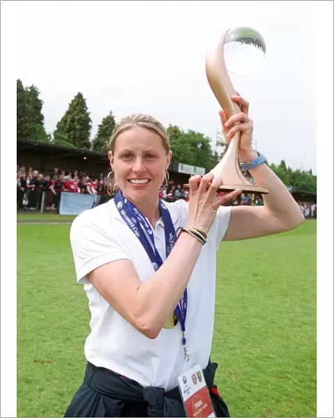 Kelly Smith (Arsenal) with the European Trophy