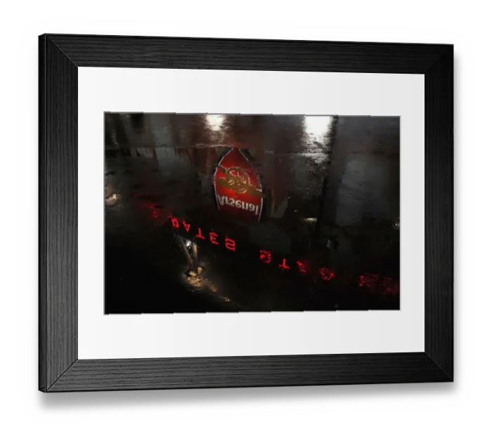 Framed Print : Arsenal Advance to Carling Cup Final with 3-0 Win over Ipswich Town (3-1 Agg)