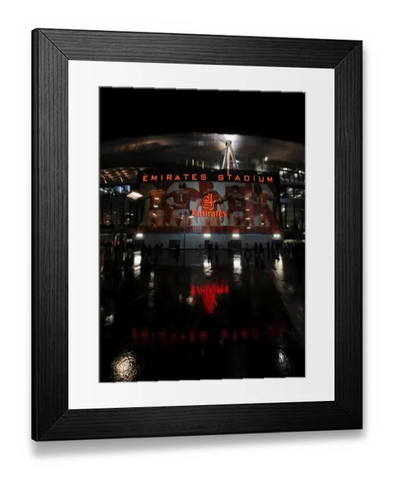 Framed Print : Arsenal Advances to Carling Cup Final with 3-0 Win over Ipswich Town (3-1 Agg)