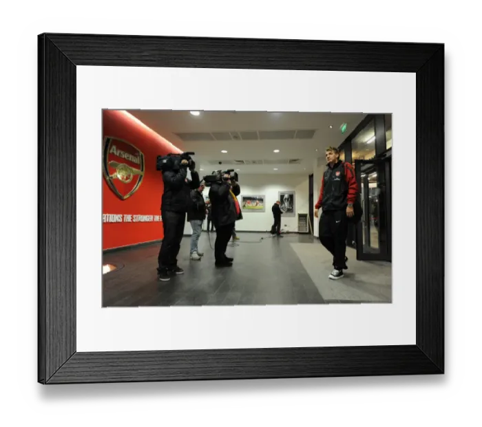 Framed Print : Nicklas Bendtner (Arsenal) enters the stadium before the match. Arsenal 3: 0 Ipswich Town