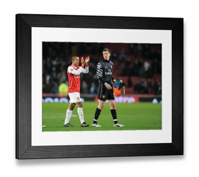 Framed Print : Wojciech Szczesny and Theo Walcott (Arsenal) claps the fans at the end of the match Framed Print : Wojciech Szczesny and Theo Walcott (Arsenal) claps the fans at the end of the match