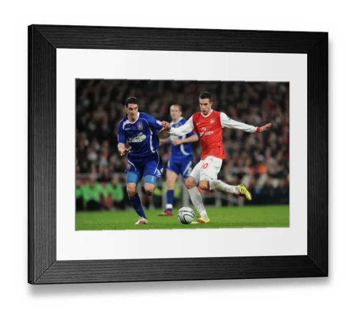 Framed Print : Robin van Persie (Arsenal) Mark Kennedy (Ipswich). Arsenal 3: 0 Ipswich Town