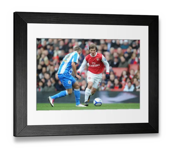 Framed Print : Andrey Arshavin (Arsenal) Jack Hunt (Huddersfield). Arsenal 2: 1 Huddersfield Town