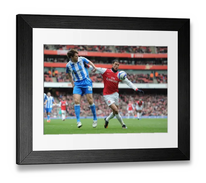 Framed Print : Marouane Chamakh (Arsenal) Kevin Kilbane (Huddersfield). Arsenal 2: 1 Huddersfield Town