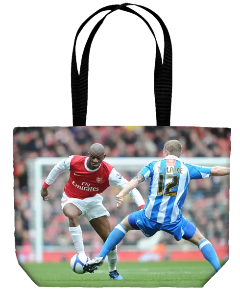 Abou Diaby (Arsenal) Tom Clarke (Huddersfield). Arsenal 2: 1 Huddersfield Town