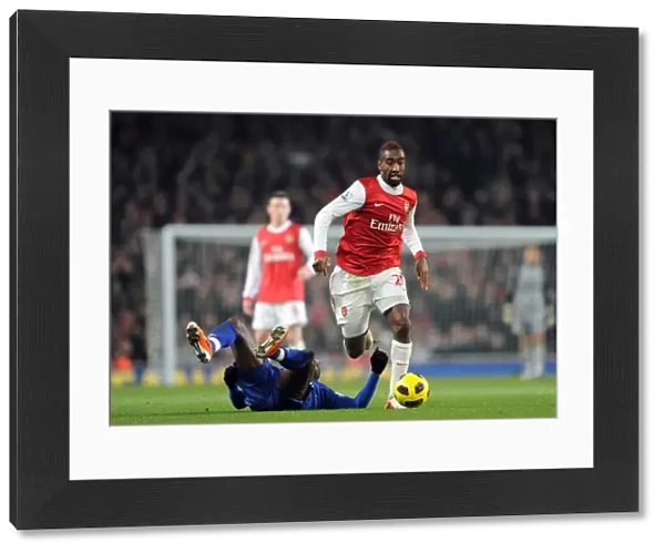 Johan Djourou (Arsenal) Louis Saha (Everton). Arsenal 2: 1 Everton. Barclays Premier League