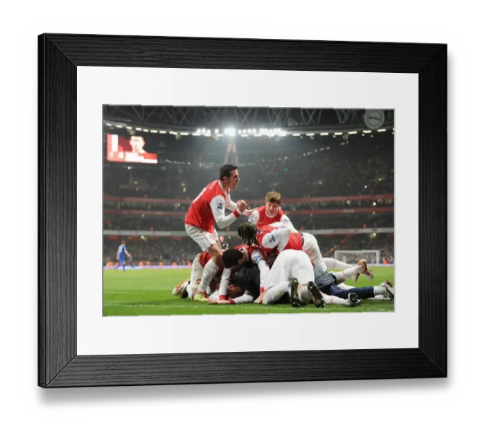 Framed Print : Arsenal's Koscielny and Teammates Celebrate Second Goal Against Everton, 2011 (2:1) Framed Print : Arsenal's Koscielny and Teammates Celebrate Second Goal Against Everton, 2011 (2:1)