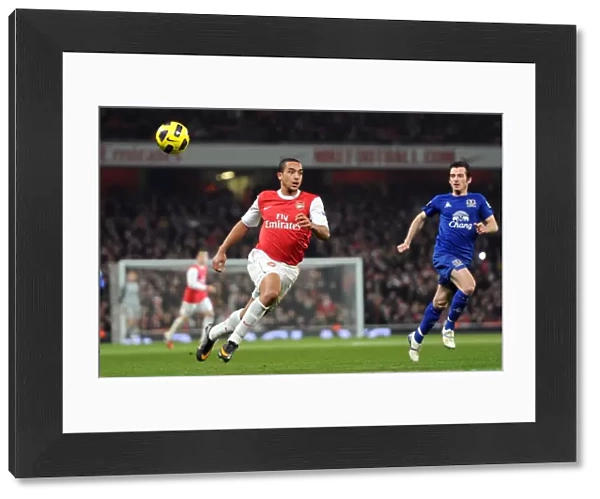 Theo Walcott (Arsenal) Leighton Baines (Everton). Arsenal 2: 1 Everton. Barclays Premier League
