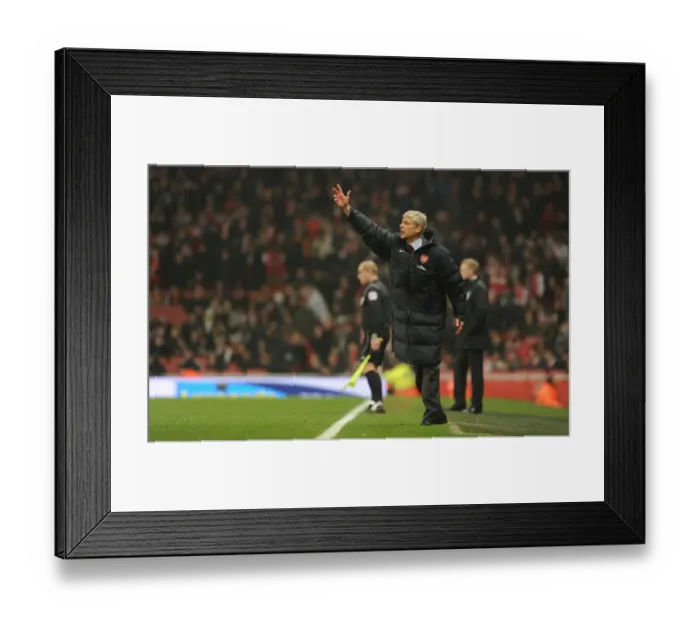 Framed Print : Arsenal manager Arsene Wenger. Arsenal 2: 1 Everton, Barclays Premier League Framed Print : Arsenal manager Arsene Wenger. Arsenal 2: 1 Everton, Barclays Premier League