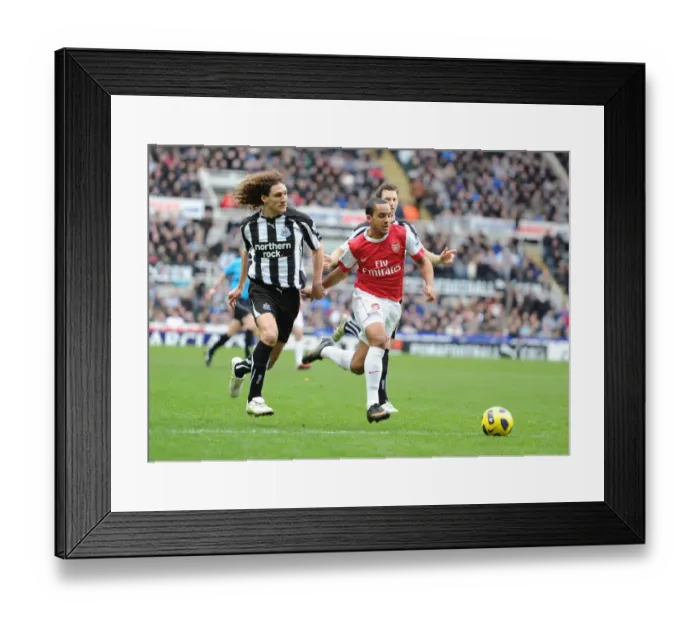 Framed Print : Theo Walcott's Thrilling Solo Goal Past Fabricio Coloccini vs. Newcastle United (Arsenal 1-4) Framed Print : Theo Walcott's Thrilling Solo Goal Past Fabricio Coloccini vs. Newcastle United (Arsenal 1-4)