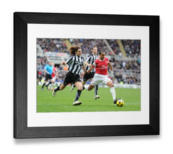Framed Print : Theo Walcott's Thrilling Solo Goal vs. Newcastle United (Arsenal 1-4) Framed Print : Theo Walcott's Thrilling Solo Goal vs. Newcastle United (Arsenal 1-4)