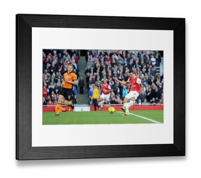 Framed Print : Robin van Persie scores his and Arsenals 2nd goal under pressure from Christophe Berra Framed Print : Robin van Persie scores his and Arsenals 2nd goal under pressure from Christophe Berra