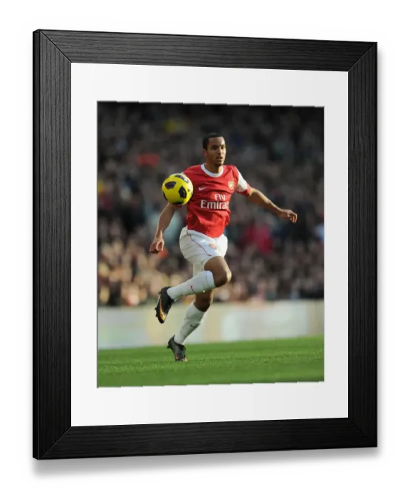 Framed Print : Theo Walcott's Brilliant Performance: Arsenal 2-0 Wolverhampton Wanderers, Barclays Premier League